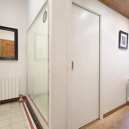 Akira Flats Roger De Flor Chic Apartment Barcelona
