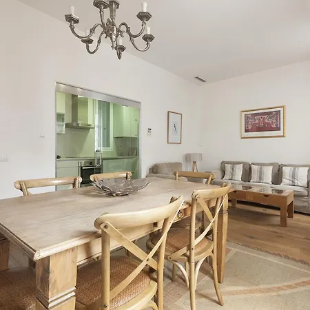 Akira Flats Roger De Flor Chic Apartment